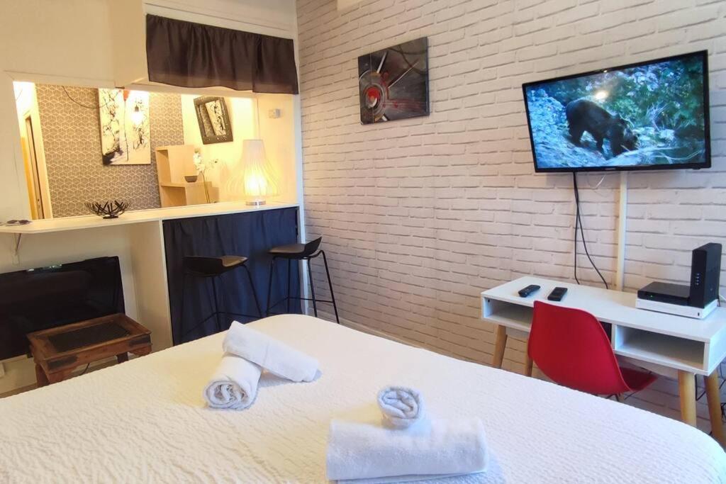 Cosy-2 Pers-Coeur De Ville-Proche Bd Pyrenees Pau Buitenkant foto